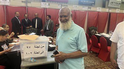 نجوم الأهلي القدامى يدلون بأصواتهم في عمومية النادي (صور)