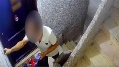 القبض على عاطل بتهمة سرقة الأسلاك الكهربائية من داخل عقار بالخصوص (فيديو)