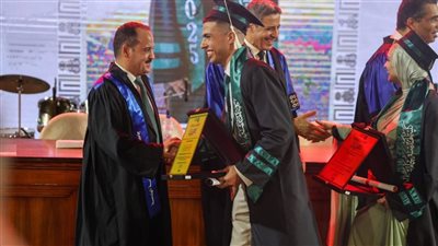 سعودي والحضري يشاركان في حفل تخرج كلية الهندسة بجامعة الإسكندرية 2025