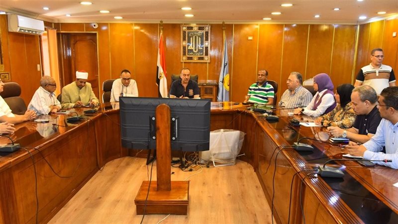 اجتماع محافظ أسيوط،
