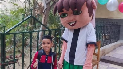 بالأغاني والبالونات، مدارس الإسكندرية تستقبل طلابها في أول أيام الدراسة (صور)