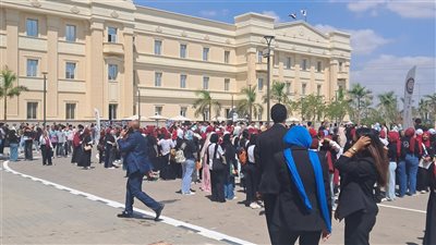 10 صور ترصد انطلاق العام الدراسي الجديد بجامعة القاهرة الأهلية 
