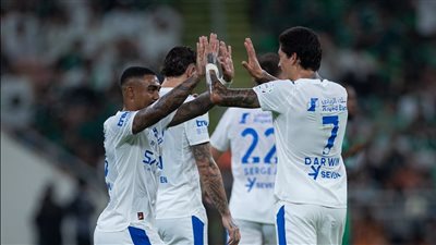 الهلال يتقدم على العدالة 0/1 في الشوط الأول بكأس الملك السعودي