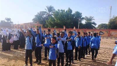  محافظ أسوان: خطط شاملة لزيادة التحصيل الدراسى للطلاب (صور) 