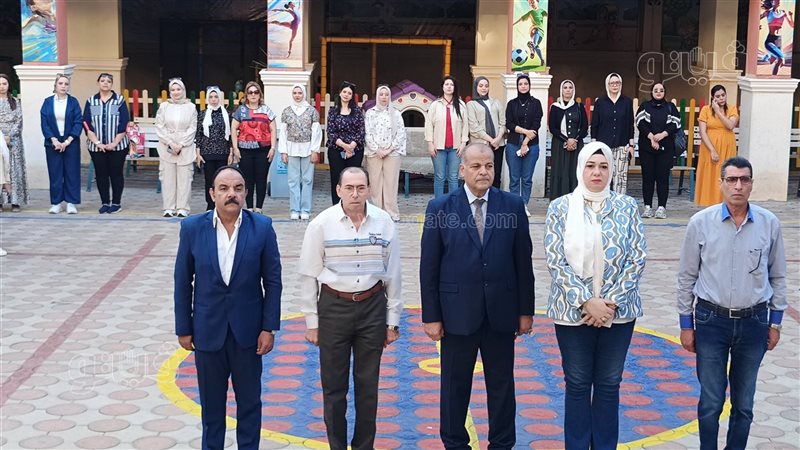 طابور الصباح بالمدرسة