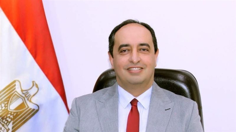 الدكتور عمرو عثمان،