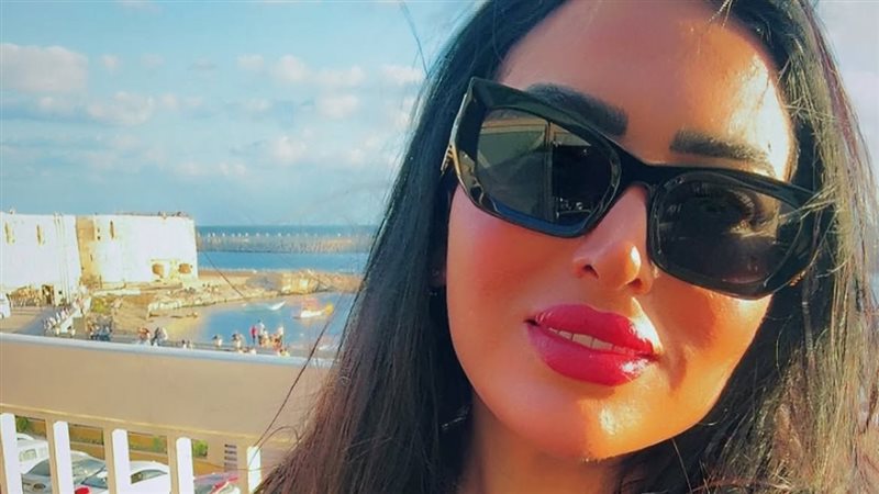 طبيبة التجميل مي