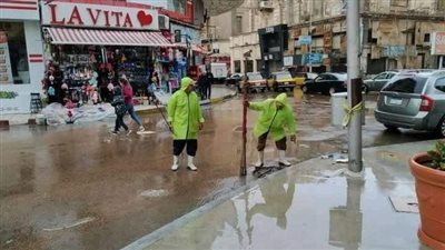 انتشار 100 سيارة و40 بدالة لشفط مياه الأمطار في شوارع الإسكندرية