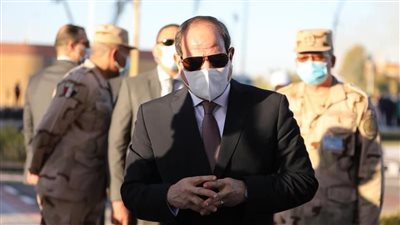 السيسي لأهل الشر: العامل ليس له ذنب.. بنحافظ على حقوق العمال خلال تطوير شركات القطاع العام ونتحمل التكلفة