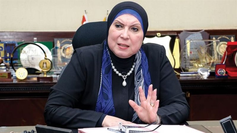وزيرة التجارة والصناعة