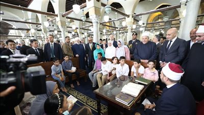 رئيس سنغافورة وقرينته يزوران الجامع الأزهر ويستمعان لـ شرح عن أنشطته العلمية (صور)
