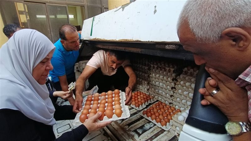 عربات بيع بيض المائدة