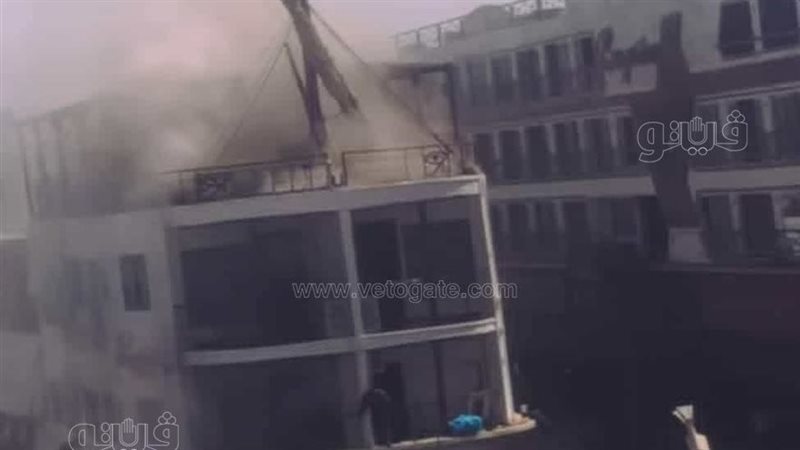 حريق فى فندق عائم