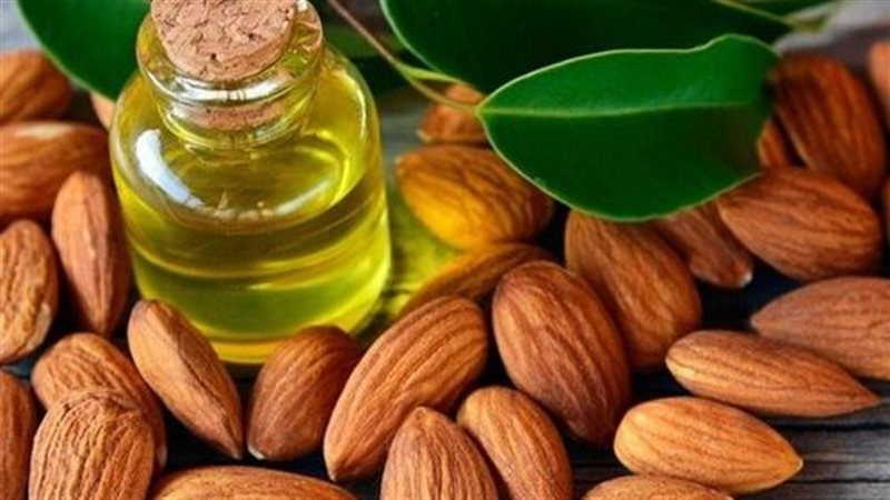 زيت اللوز الحلو