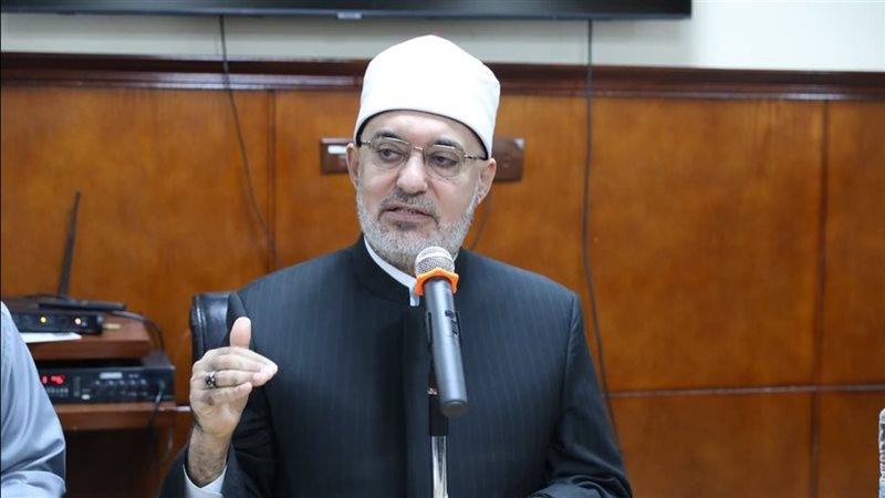 الدكتور نظير عياد،