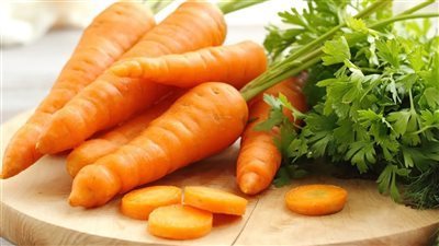 الجزر غذاء مهم للأطفال ويقوي النظر ويعزز صحة الكبد 