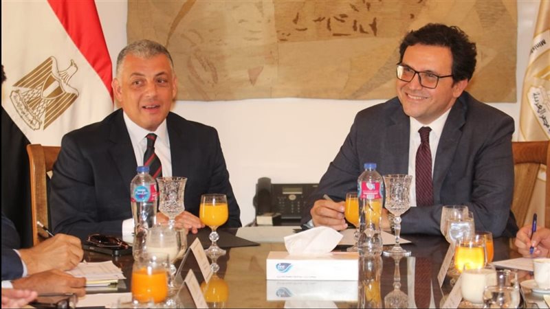 وزير الثقافة ومحافظ