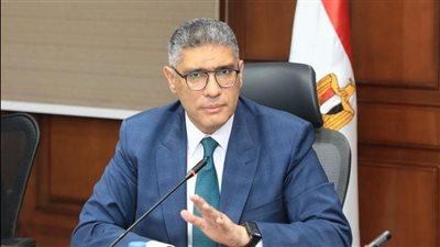 محافظ الجيزة يعقد اللقاء الأسبوعي لبحث شكاوى المواطنين بمنشأة القناطر والدقي