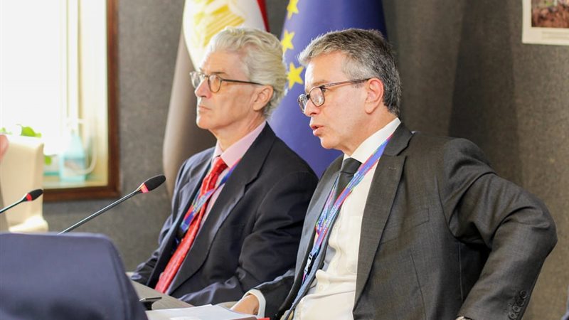 حوار مفتوح مع مستشاري
