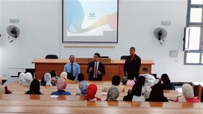 رئيس جامعة بنها يؤكد ضرورة الالتزام بمدونة السلوك الطلابي والقيم الأخلاقية
