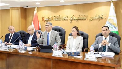 محافظ الجيزة لرؤساء الأحياء: اللي مش قادر يخدم الناس يسيب مكانه