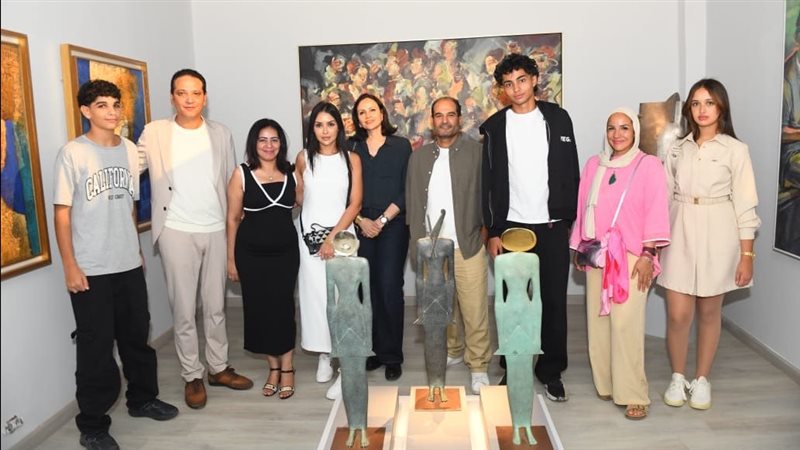 معرض المشهد، فيتو