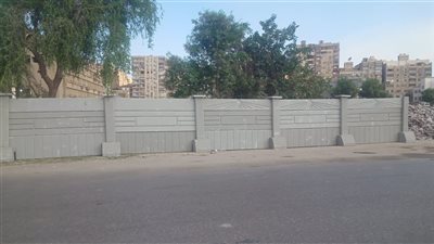 محافظ الجيزة: تركيب أسوار خرسانية بأرض المطاحن في شارع فيصل لمنع إلقاء المخلفات 