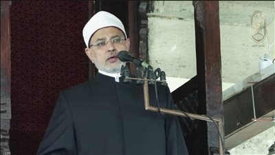 رئيس جامعة الأزهر عن ظاهرة رفع الطالب صوته على أستاذه: نتيجة لغياب قيم الوقار والأدب 