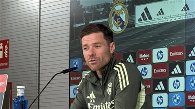 ألونسو يحذر لاعبي ريال مدريد قبل مواجهة أتلتيكو في ديربي العاصمة