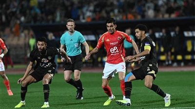 عالم أزهري عن تأخير صلاة العشاء بسبب موعد مباراة الأهلي والزمالك: غير جائز شرعًا