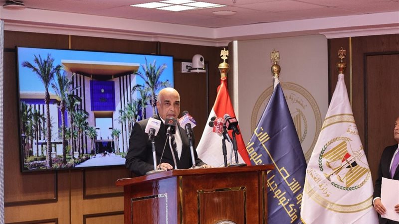 المستشار عدنان فنجري