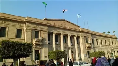 المستندات المطلوبة من طلاب الدبلومات والمعاهد الفنية 2025 للالتحاق بتجارة القاهرة