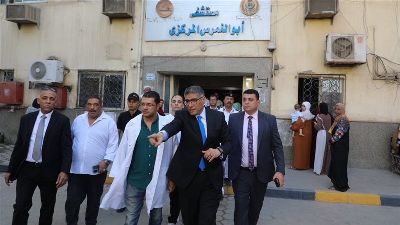 محافظ الجيزة في مستشفى