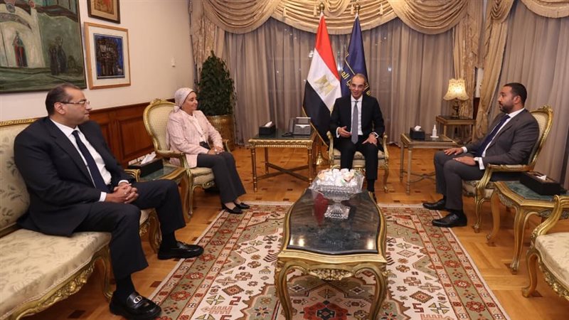 د. عمرو طلعت خلال