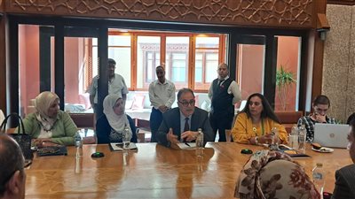رئيس الجامعة الأمريكية بالقاهرة: لم نتخل عن طلاب منح وكالة التنمية ونسعى لإيجاد بدائل