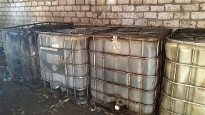 ضبط 7 أطنان سولار معبأة داخل تنكات بمخزن قبل بيعها بالسوق السوداء بأسيوط 
