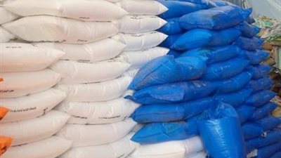 ضبط 100 شيكارة أسمدة مجهولة المصدر بالبحيرة 