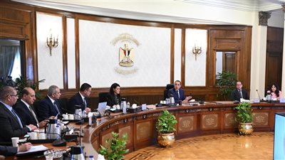 مدبولي يتابع موقف المشروعات الجاري تنفيذها بالتعاون بين الإسكان والهيئة الهندسية للقوات المسلحة