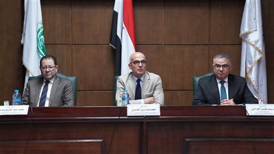 رئيس جامعة عين شمس: الكوادر البشرية والخبرات هي سر قوة الجامعات