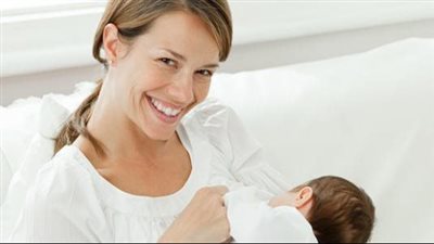 للمرضعات، تعرفي على كيفية زيادة إدرار لبن الثدي