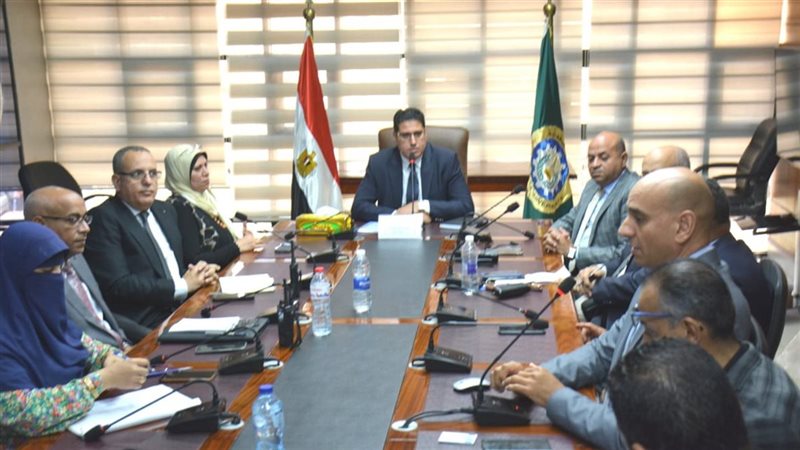 اجتماع نائب محافظ