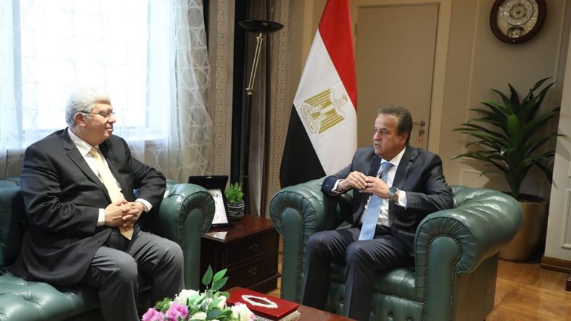 وزيرا الصحة والتعليم