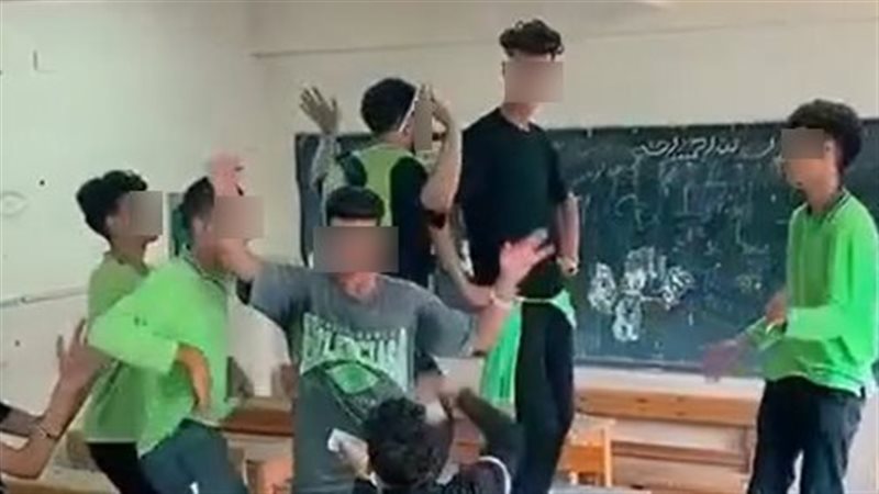 أعمال الشغب داخل