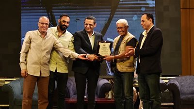 الصحفيين تكرم بطلين من أبطال حرب أكتوبر (صور) 