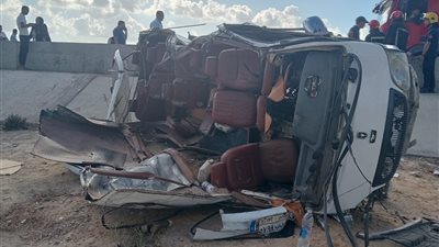 إصابة 14 راكبًا في انقلاب ميكروباص بالطريق الدولي الساحلي غرب الإسكندرية (صور)