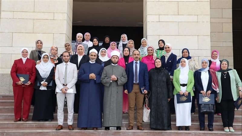وزير الأوقاف يكرم