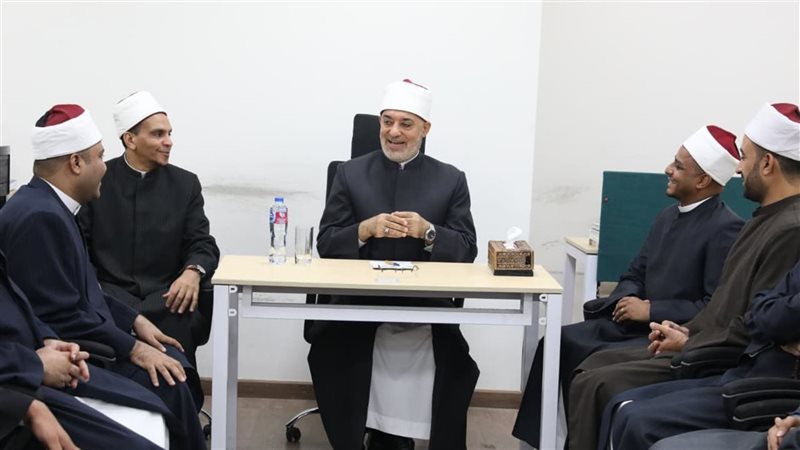 الدكتور نظير عياد،