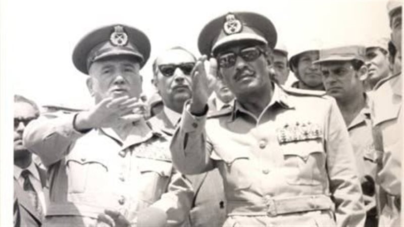  السادات والمشير