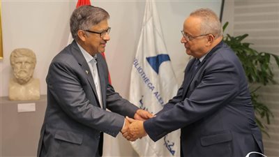 سفير باكستان يزور مكتبة الإسكندرية