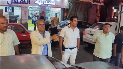 رئيس حي شرق بالإسكندرية يقود حملات إزالة إشغالات قبل ساعات من القبض عليه